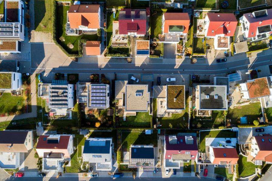 Follow these three simple do-it-yourself home improvement projects to increase your house’s value. 