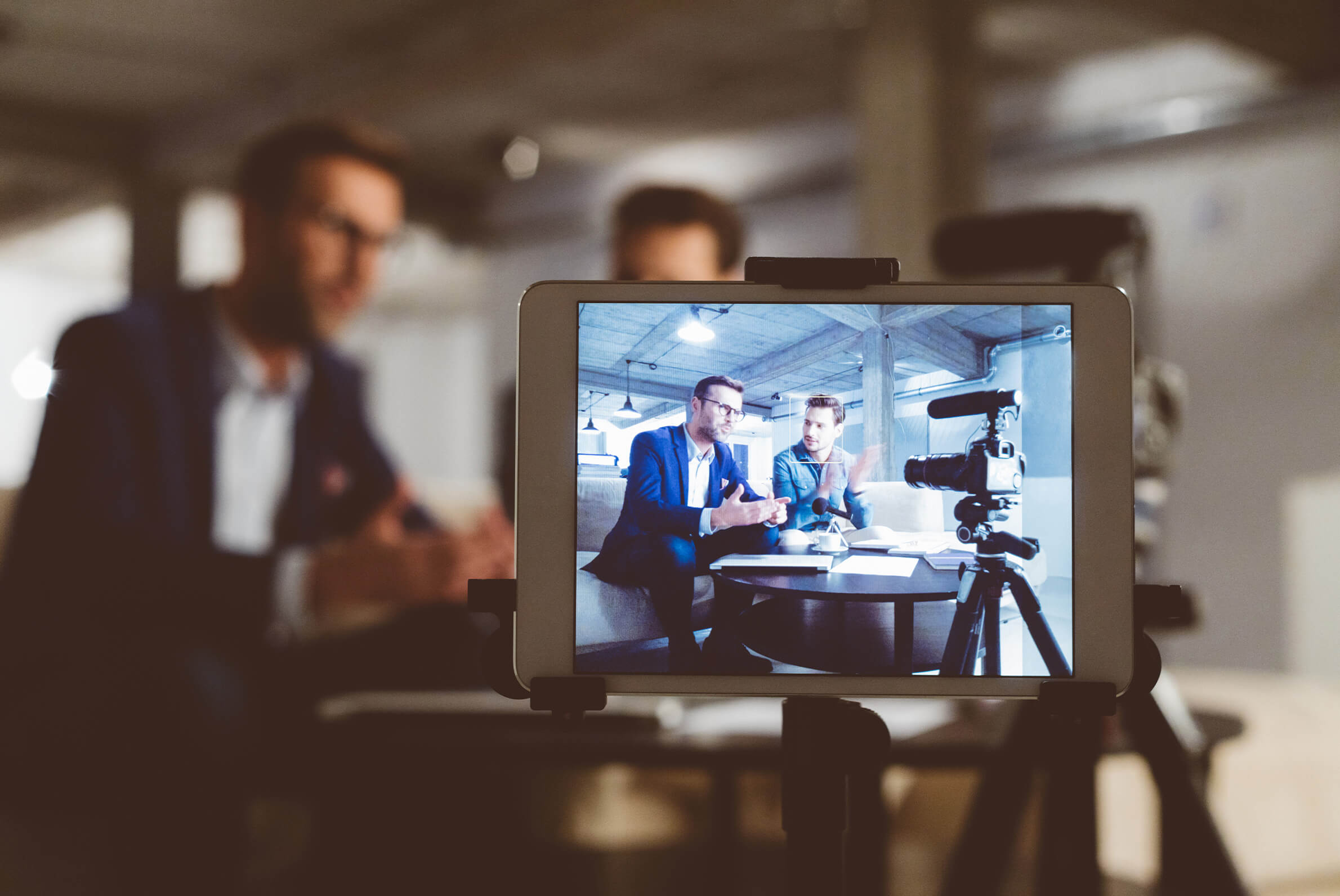 Improve your real estate marketing with vlogging and YouTube videos!