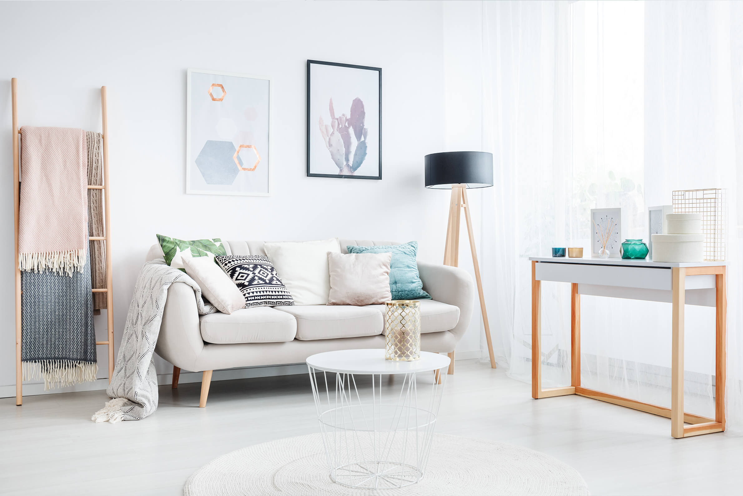 A quick, informative real estate guide for hosting a great open house.