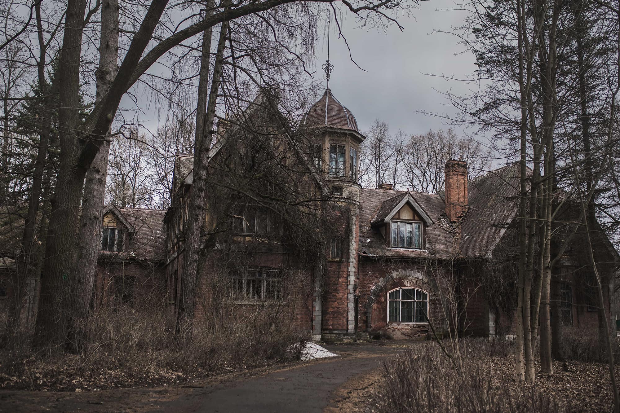 3 Most Haunted Places to Visit This Halloween in Michigan