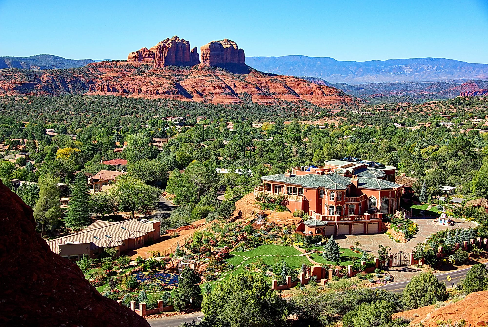 Red Sand Riches: Arizona’s Luxury Real Estate Market