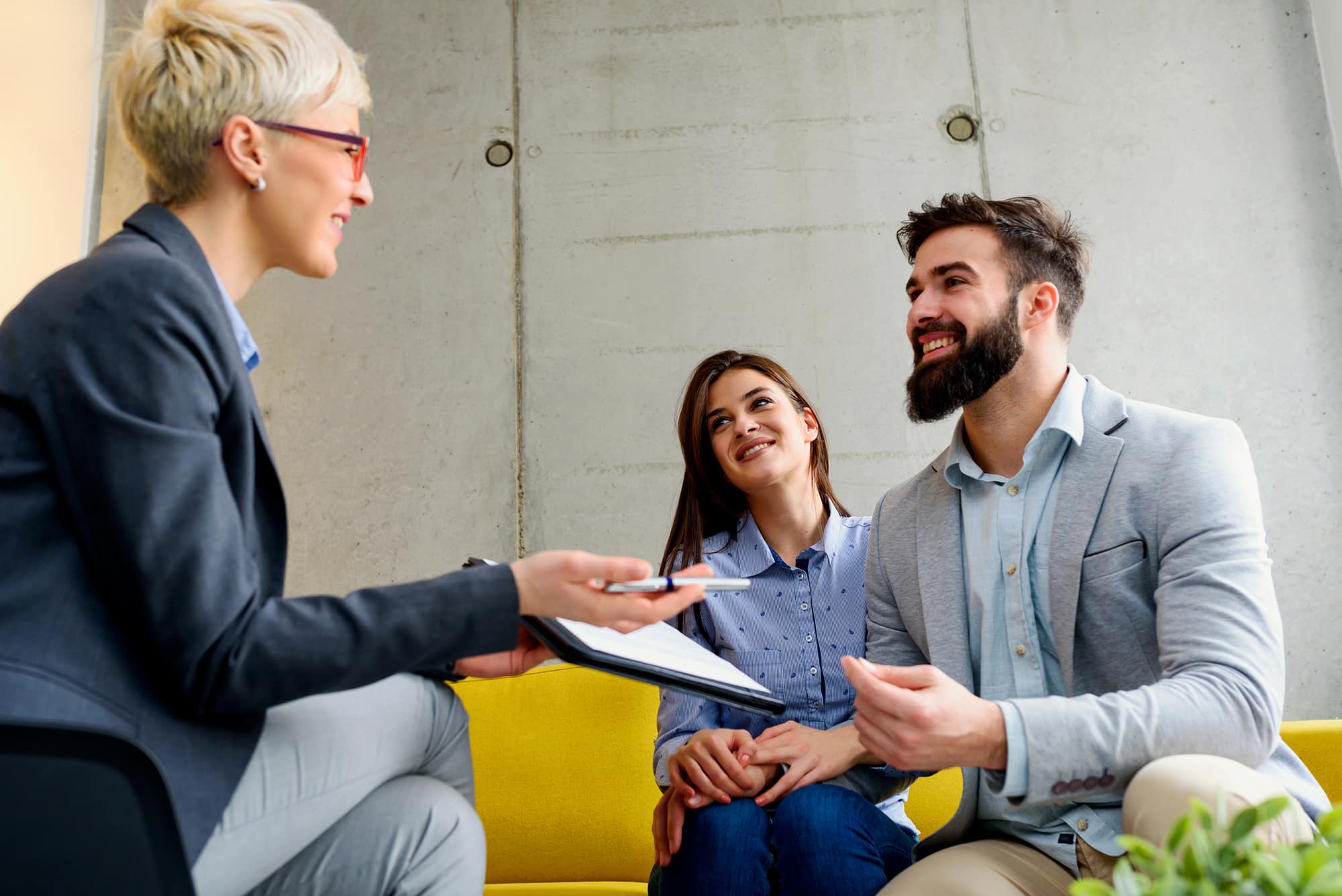 Pros and Cons of Being A Real Estate Agent