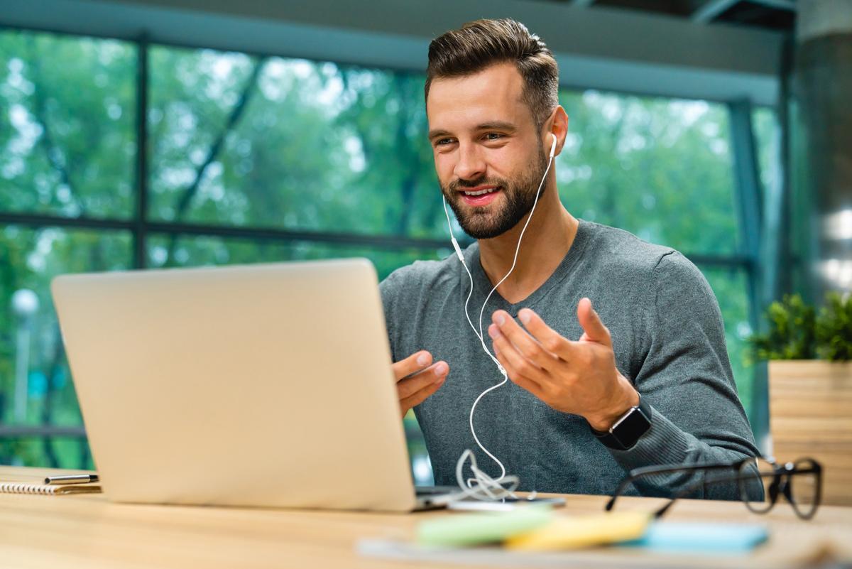 how do MLOs make money?