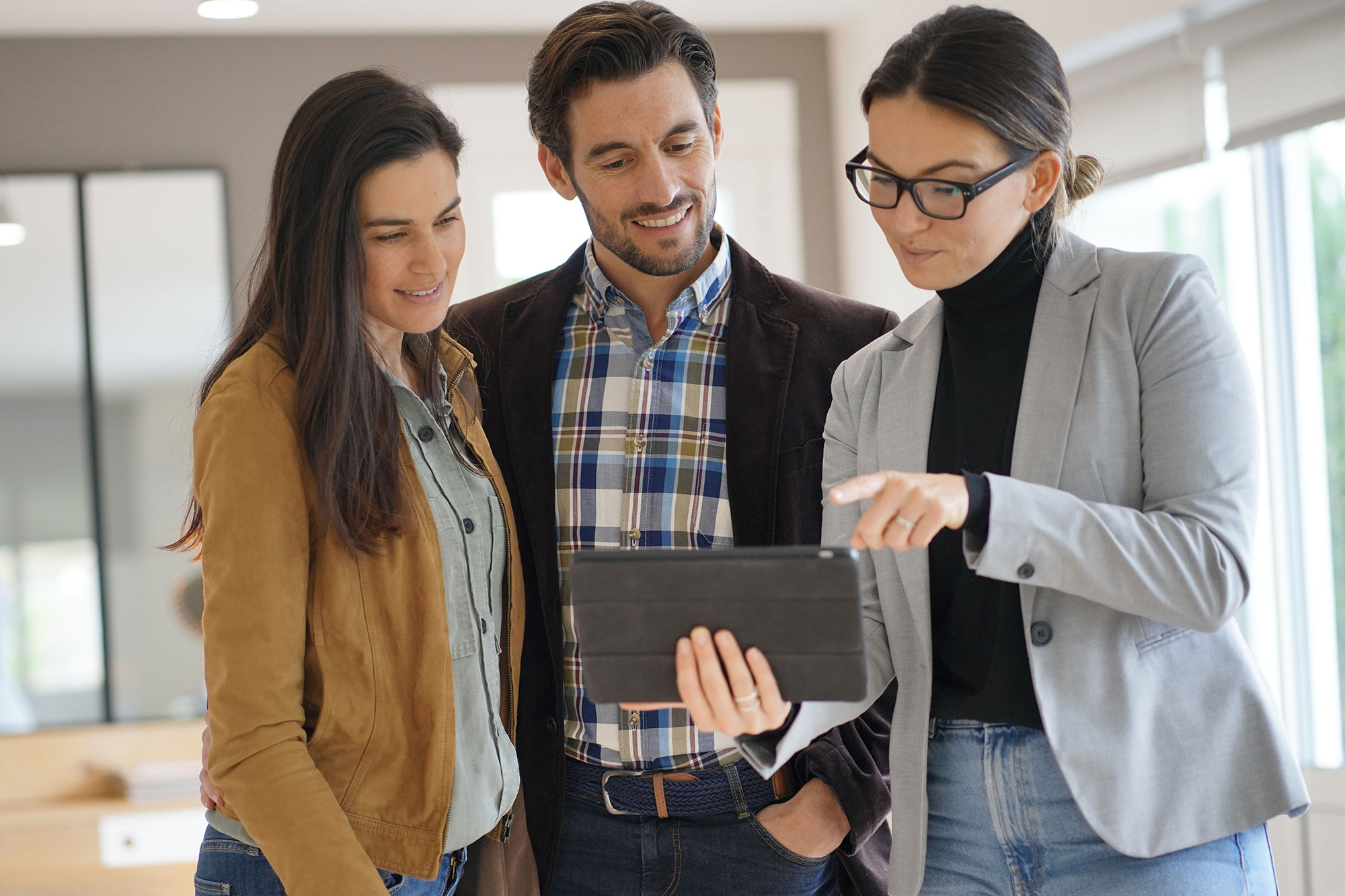 What Does a Real Estate Agent Do?