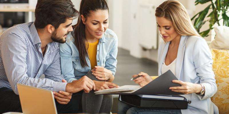 Our in-house real estate expert gives her opinion on why closing gifts are an important part of the transaction.