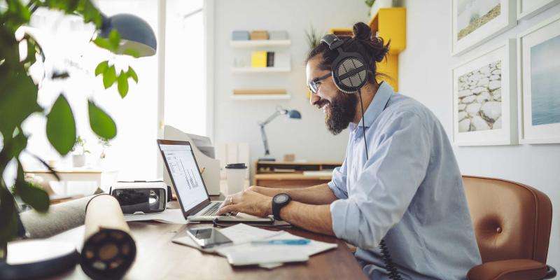 In-Person Vs. Online Real Estate Classes in Pennsylvania