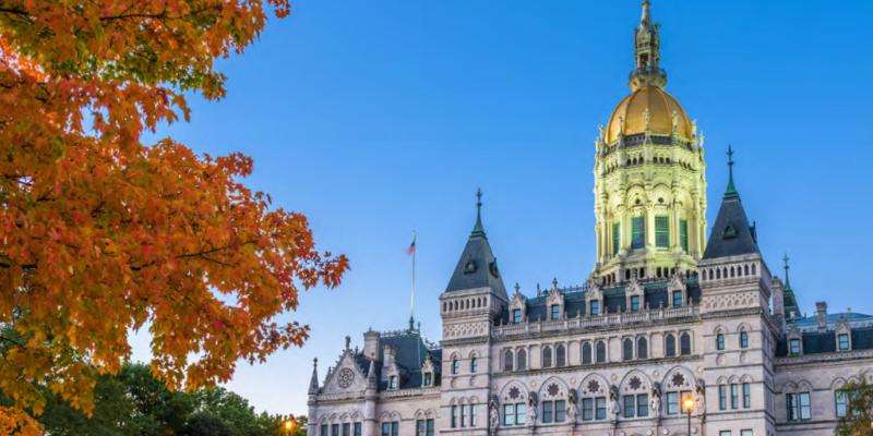 Welcome to Connecticut: A Brief Introduction to the Nutmeg State