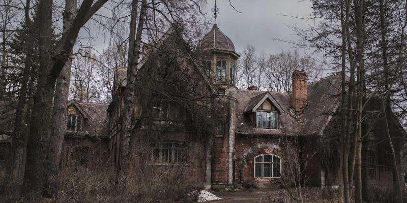 3 Most Haunted Places to Visit This Halloween in Michigan