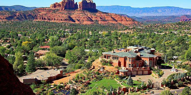 Red Sand Riches: Arizona’s Luxury Real Estate Market 