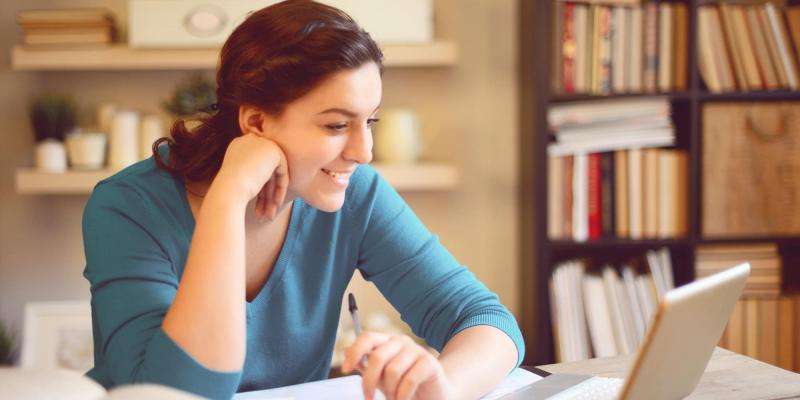 What Salary to Expect as a First-Year Real Estate Agent 