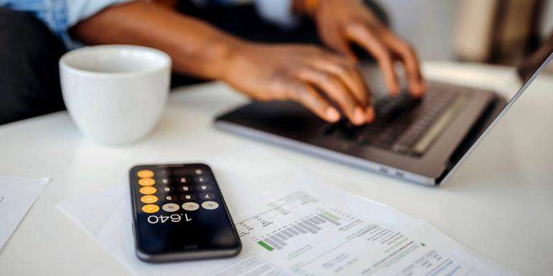 How Much Does It Cost to Become a Home Appraiser? 